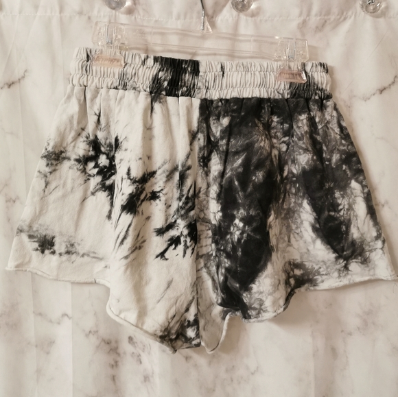 Zaful Crop Top and Short Set - Picture 6 of 7
